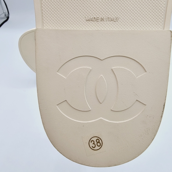 Chanel Cream Ivory Sandals size 38 - Picture 15 of 15